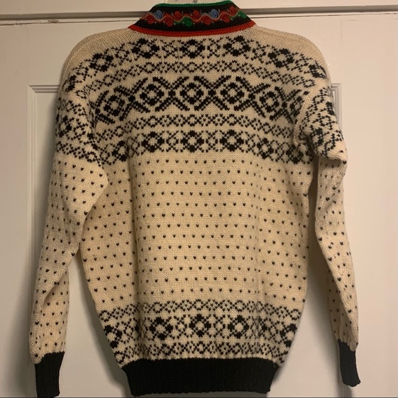 Vintage Figgjo Norwegian Fair Isle Wool Sweater, Rosebud Trim - Picture 9 of 11